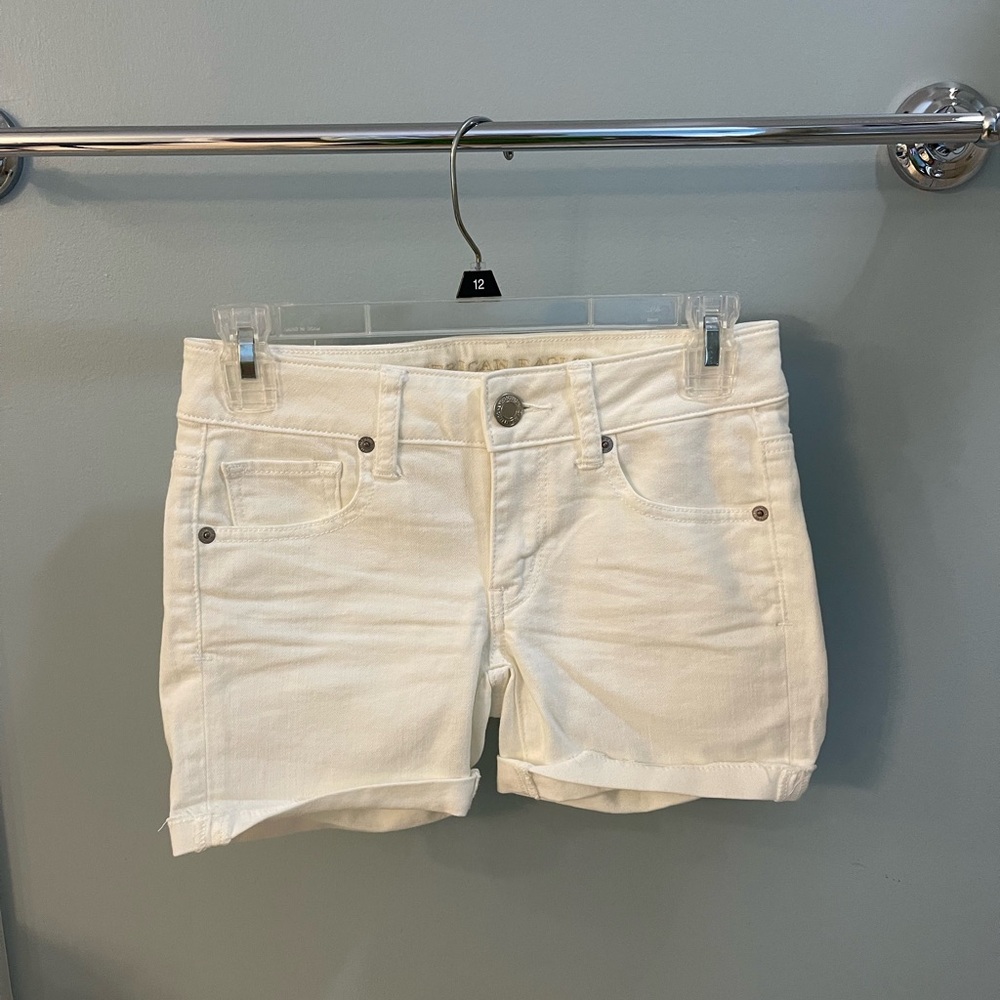 AMERICAN EAGLE OUTFITTERS Midi Super Stretch Jean Shorts, White, Size 0